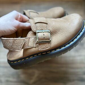 Dr. Martens women’s Tan clogs